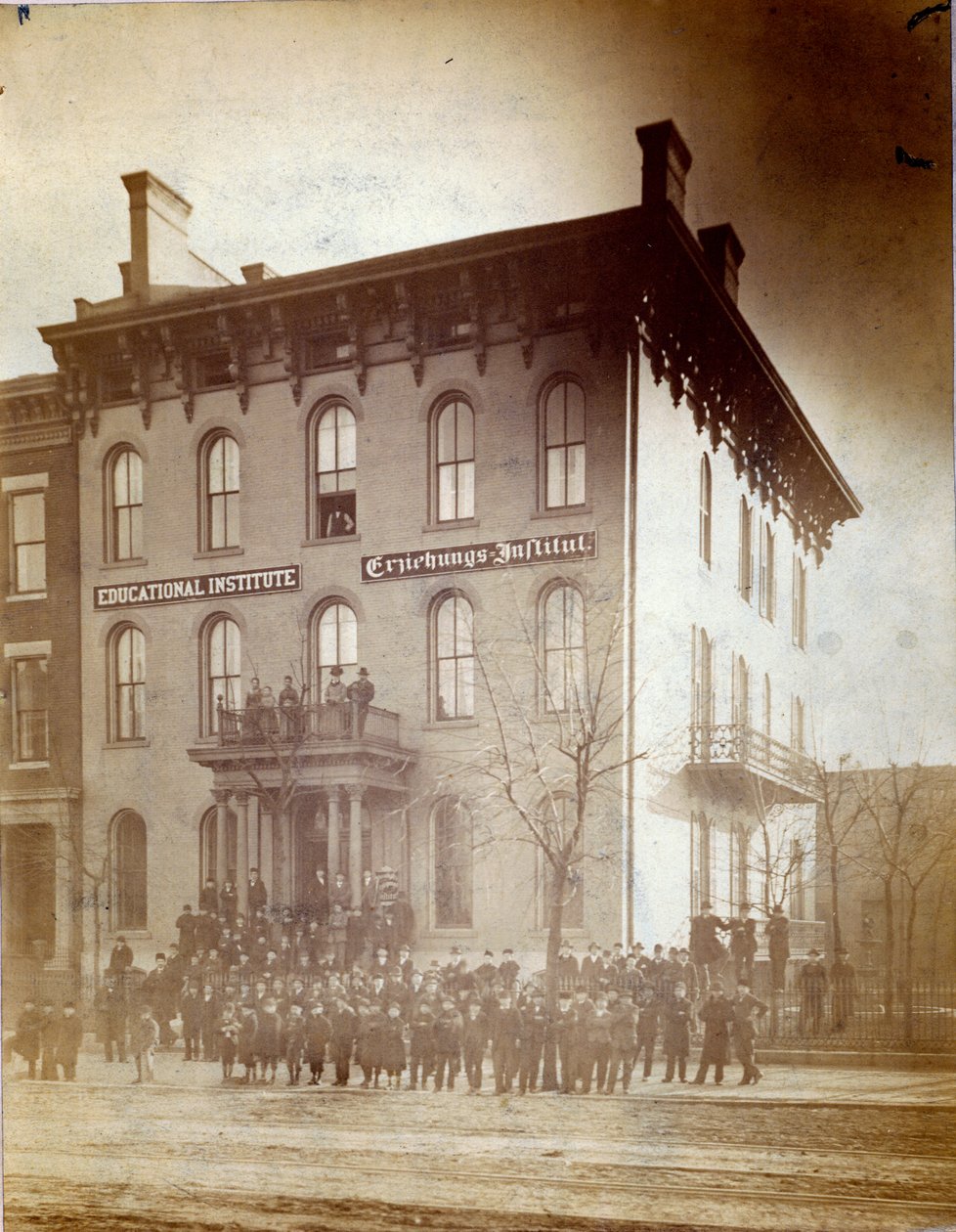 Uddannelsesinstitut. Chouteau Avenue mellem tiende og ellevte gader af Alfred Bennefeld