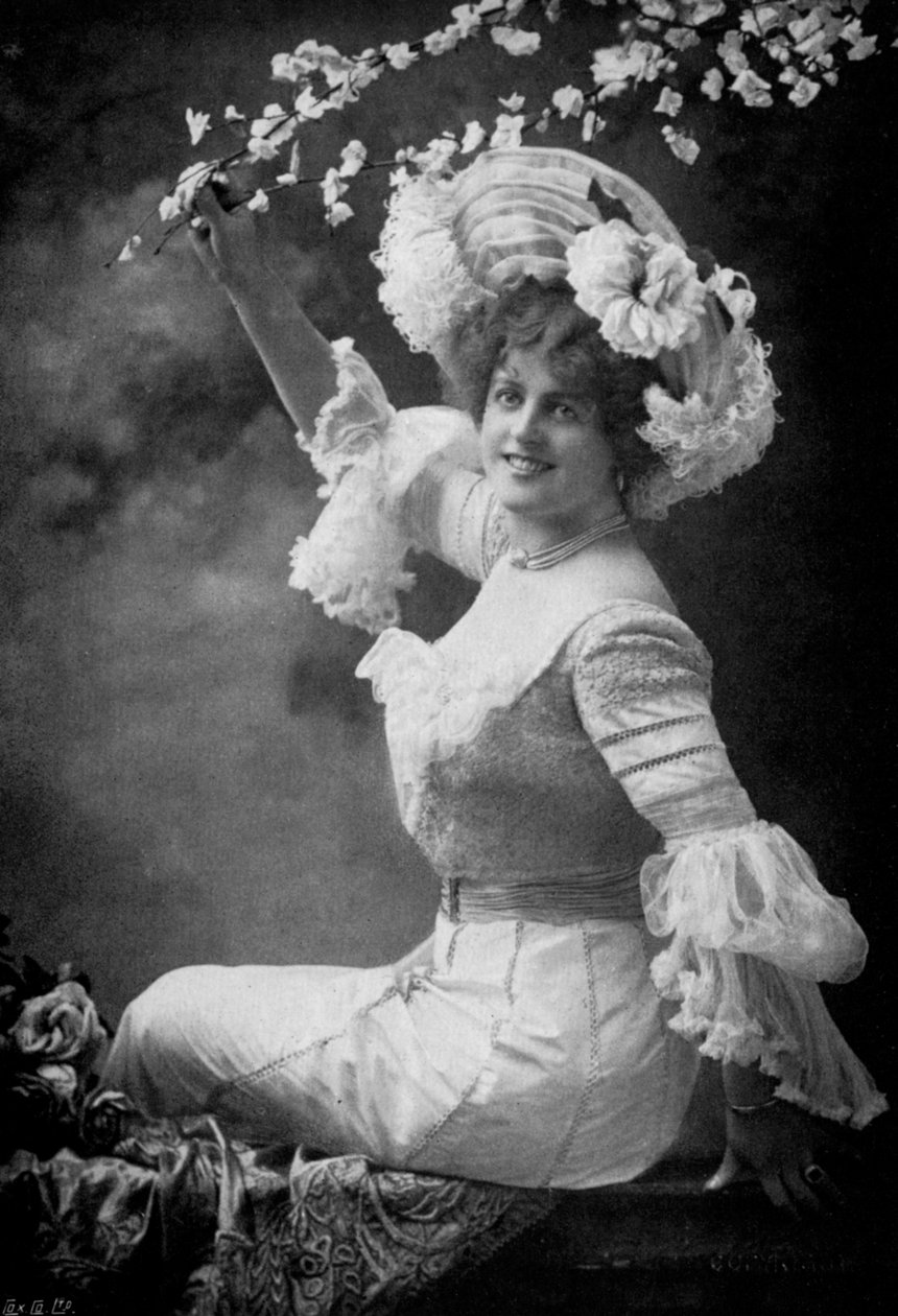 Marie Studholme 1875-1930, engelsk teaterskuespiller, 1902-1903. af Alfred Ellis and Walery