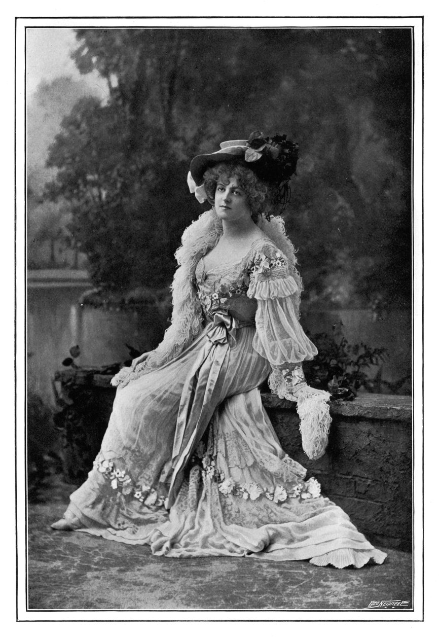 Marie Studholme, engelsk teaterskuespillerinde, 1901. af Alfred Ellis and Walery