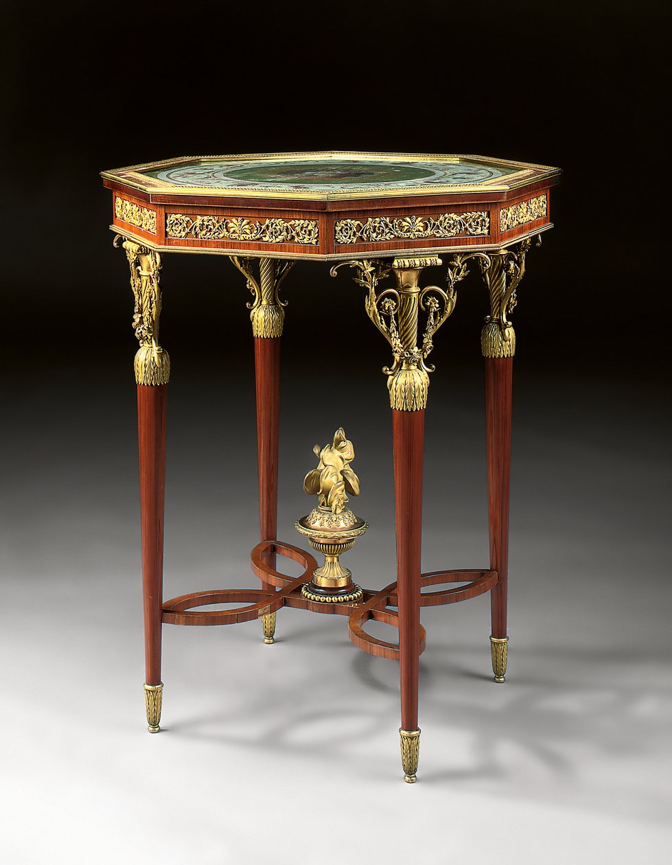 En gueridon i Louis XVI-stil (ormolu, mahogni og gouache) (se også 362848) af Alfred Emmanuel Louis Beurdeley