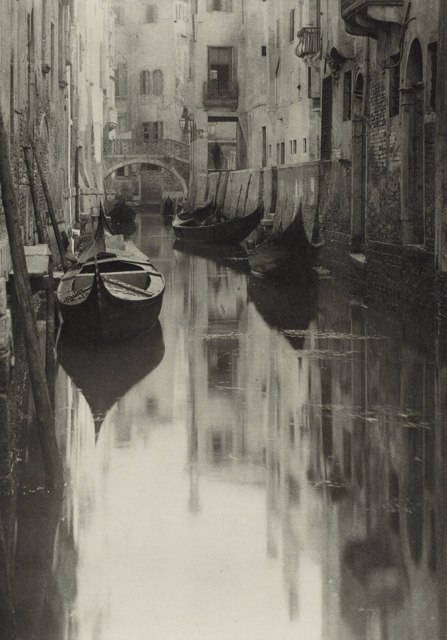 En kanal i Venedig af Alfred Stieglitz