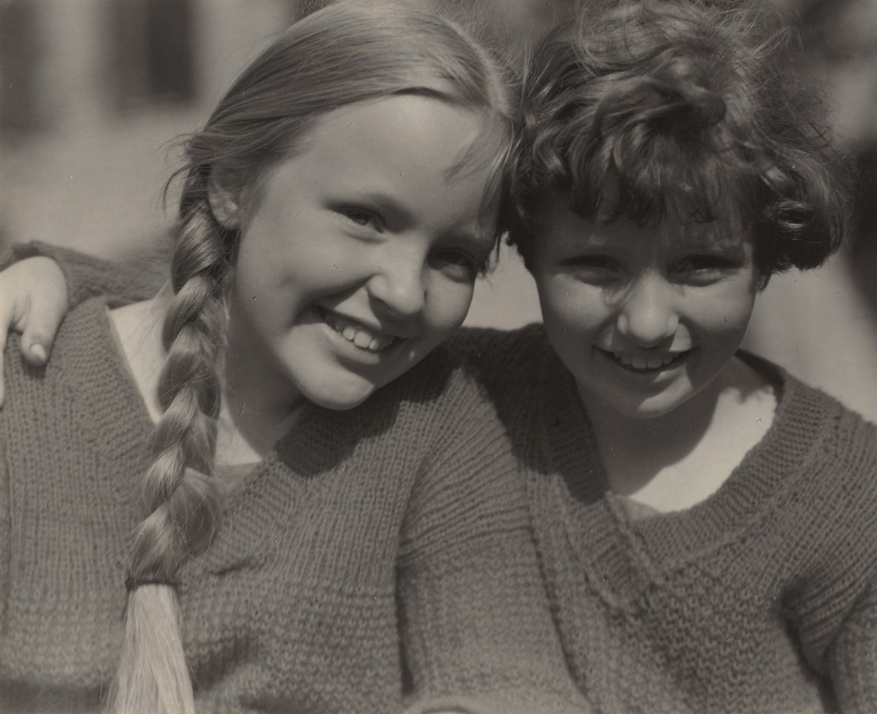 Elizabeth (Peggy) og Sue Davidson af Alfred Stieglitz
