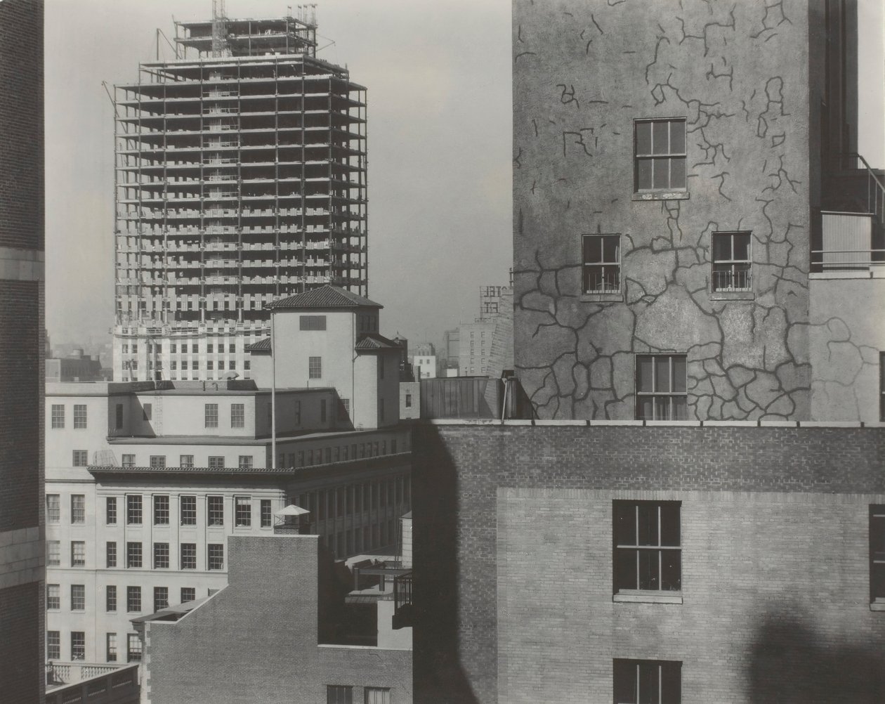 Fra mit vindue på et amerikansk sted, sydvest, 1932. af Alfred Stieglitz