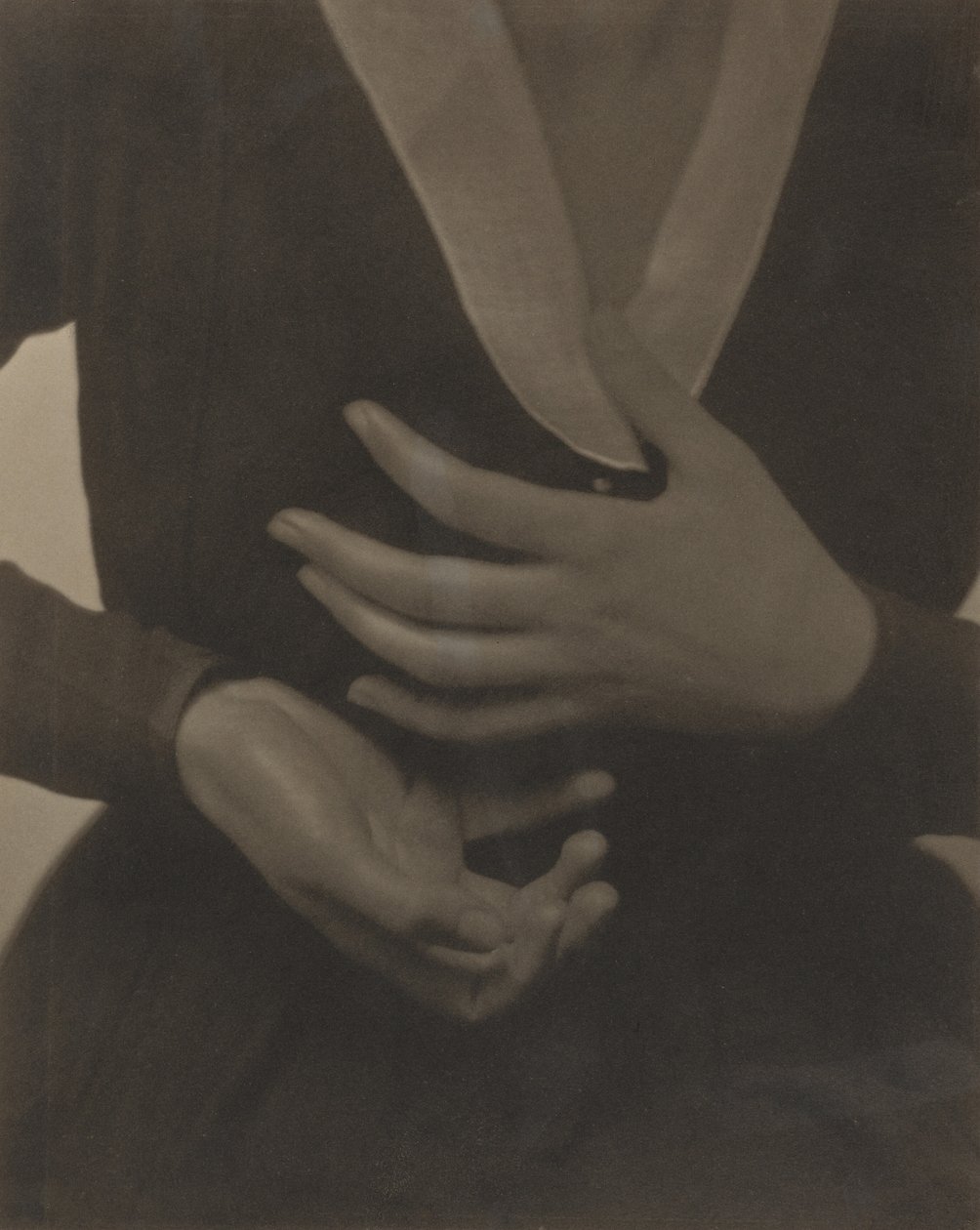 Georgia O’Keeffe – Hænder af Alfred Stieglitz