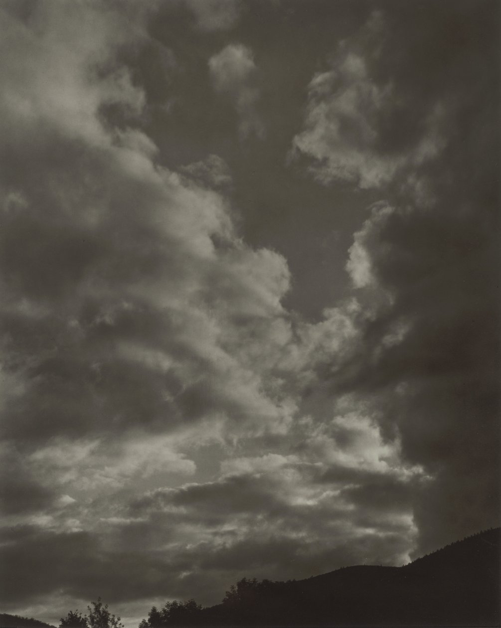 Musik - En serie på ti skyfotografier, nr. II af Alfred Stieglitz