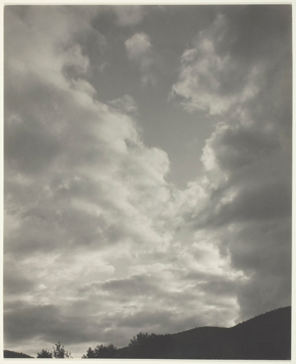 Musik - En sekvens af ti skyfotografier, nr. II af Alfred Stieglitz