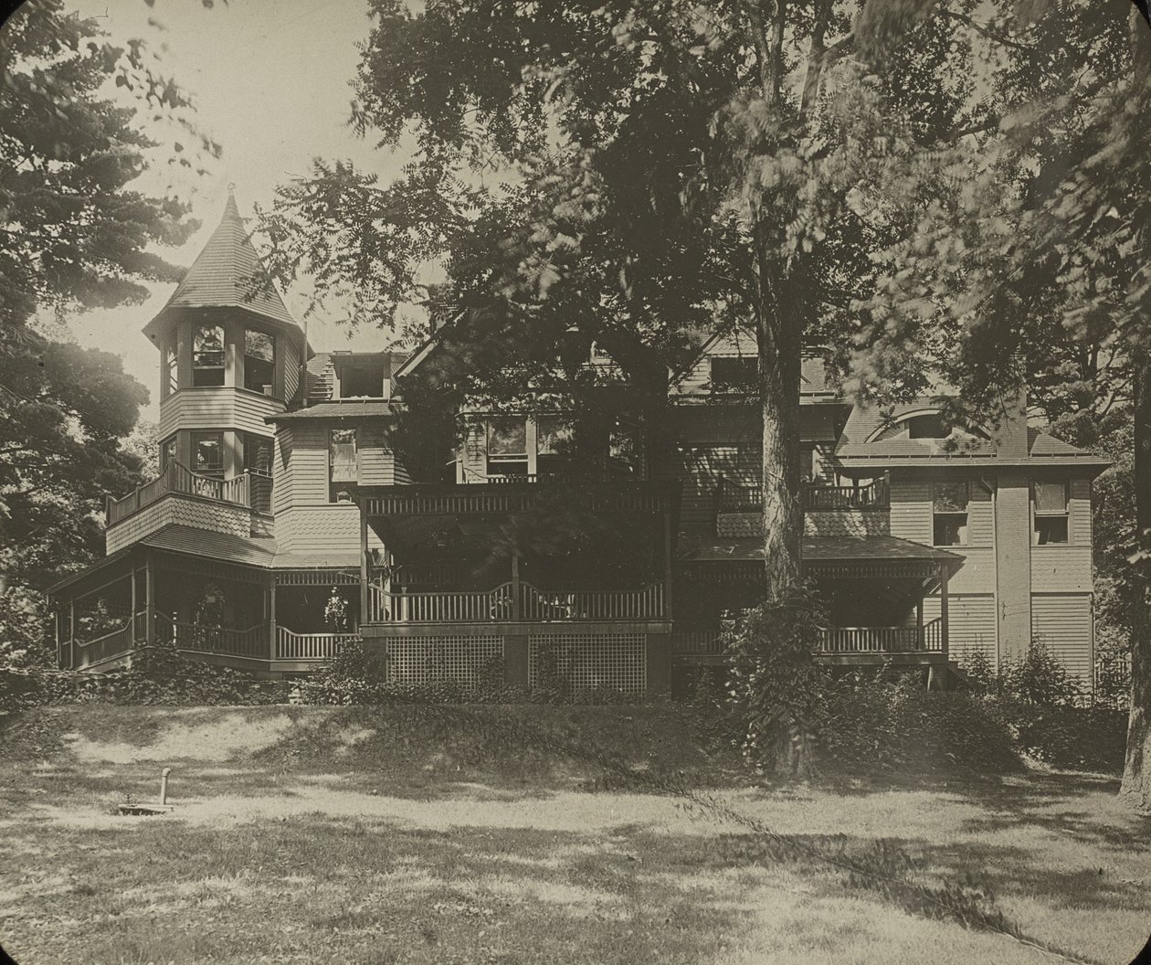 Oaklawn House, (East Side) af Alfred Stieglitz
