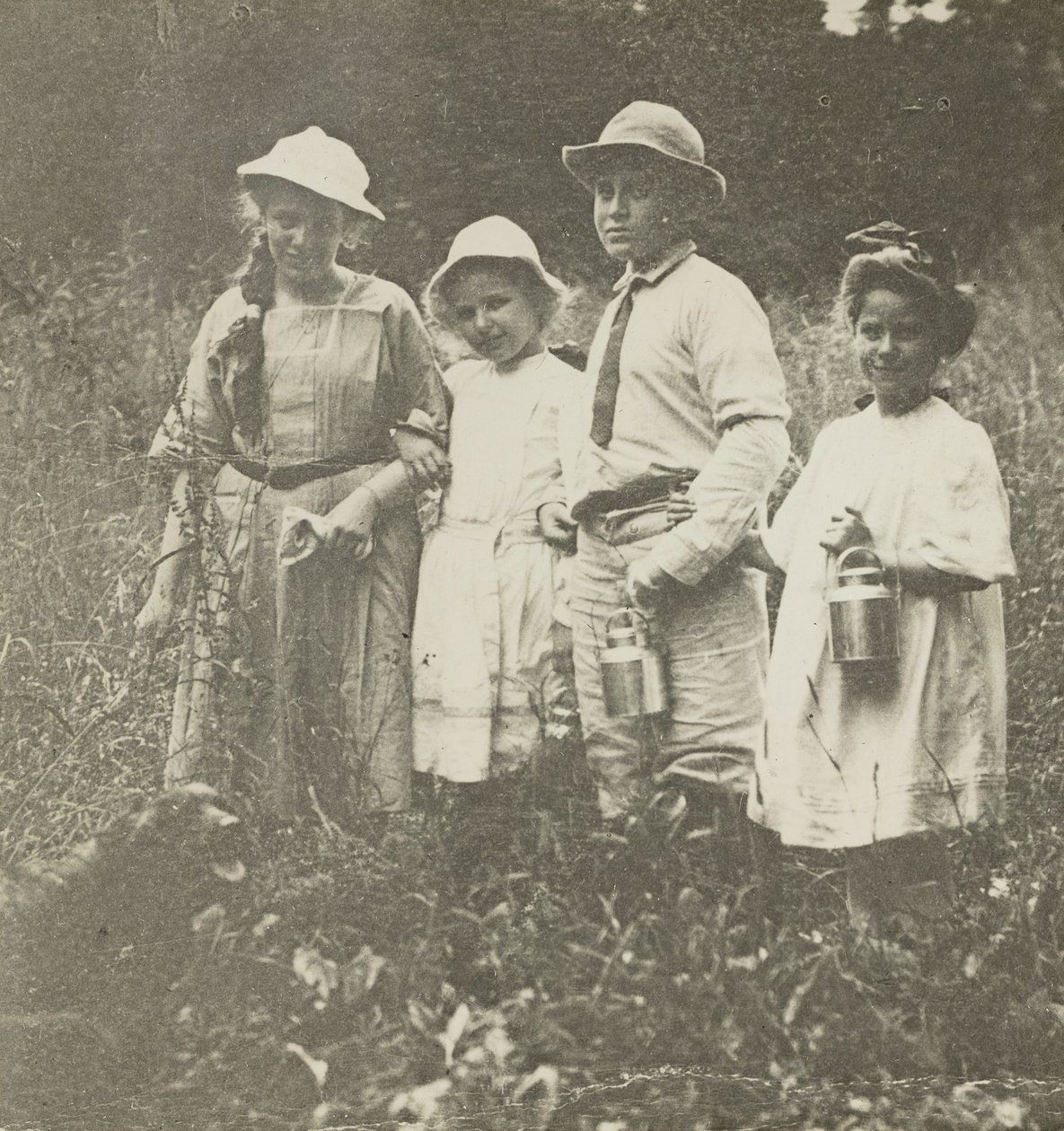 Uden titel Flora, Elizabeth, Howard & Kitty i Lake George-feltet, 190305. af Alfred Stieglitz
