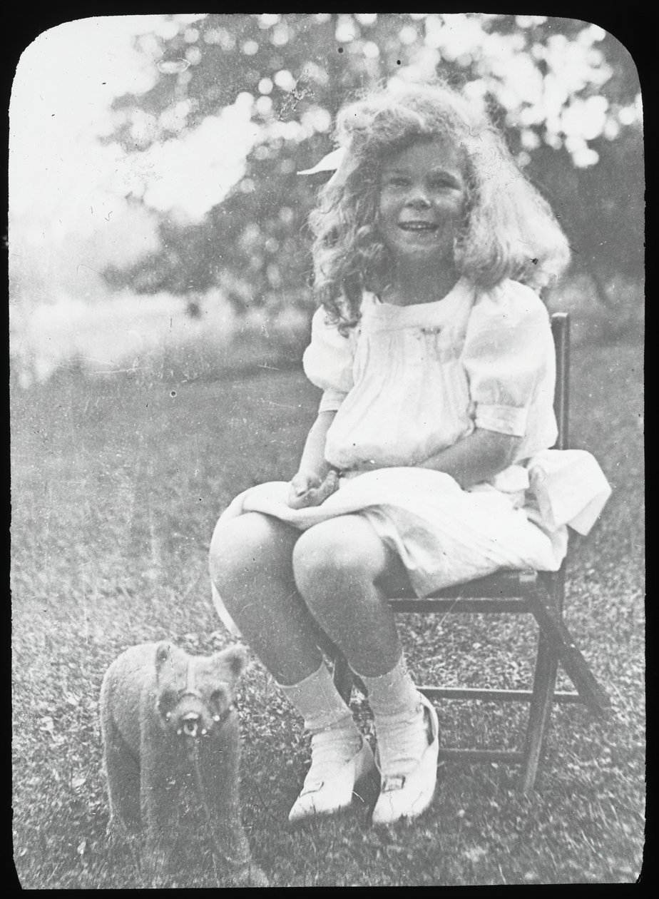 Uden titel Georgia E. med bamse, ca. 1916. af Alfred Stieglitz