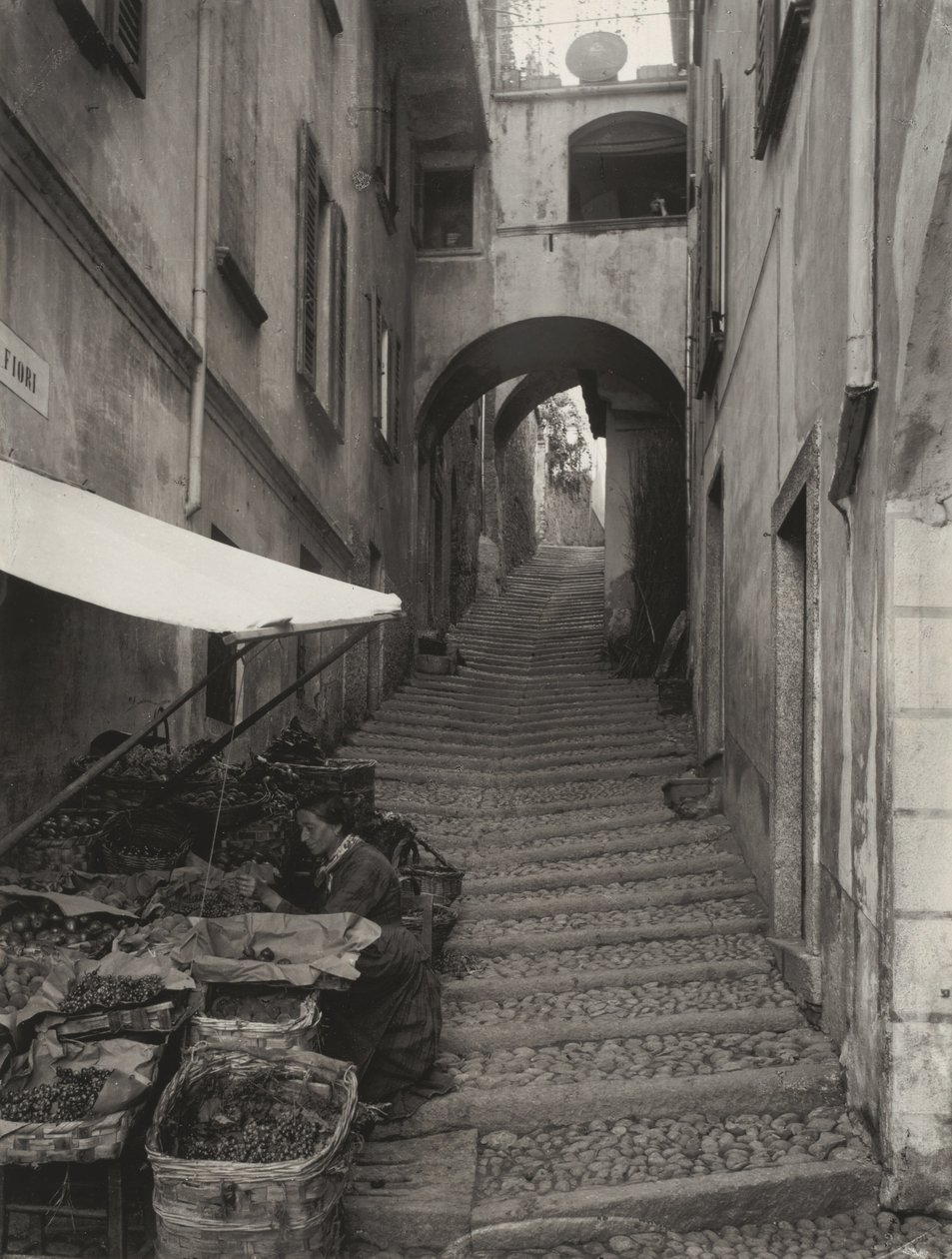 Via Fiori, Bellagio af Alfred Stieglitz