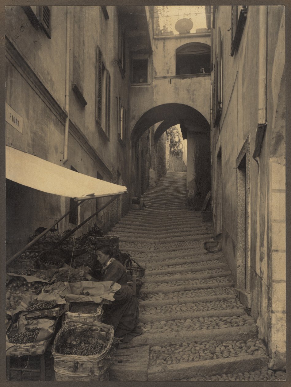 Via Fiori, Bellagio af Alfred Stieglitz