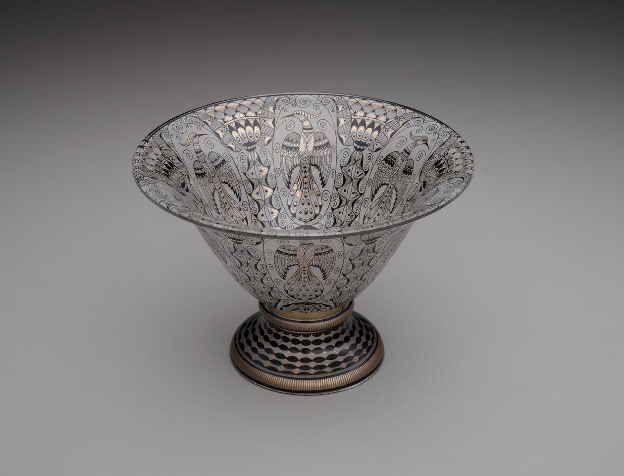 Skål, ca. 1914-15 (emaljeret, forgyldt og bronzitbehandlet glas) af Alfred Walter