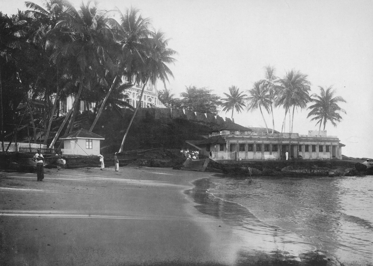 Mount Lavinia Hotel og Badepavillon, c1890, 1910 af Alfred William Amandus Plate