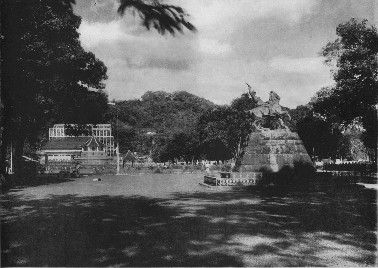 Victoria Esplanade, Kandy, Ceylon, c1890, 1910 af Alfred William Amandus Plate