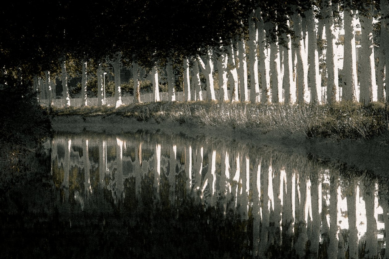 Rendering, 2018 (håndmalet fotografi) af Alice Gur-Arie