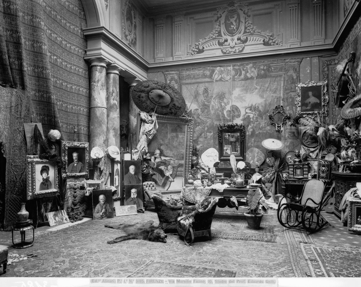 Studie af den florentinske maler Eduardo Gelli, i Via Marsilio Ficino 10, Frorence (s/h foto) af Fratelli Alinari