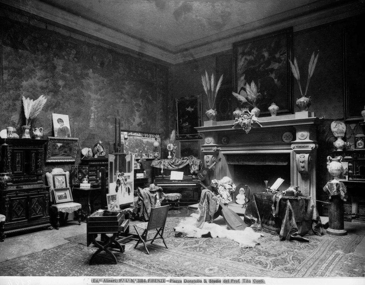 Maler Tito Contis atelier i Firenze, på Piazza Donatello (s/h foto) af Fratelli Alinari