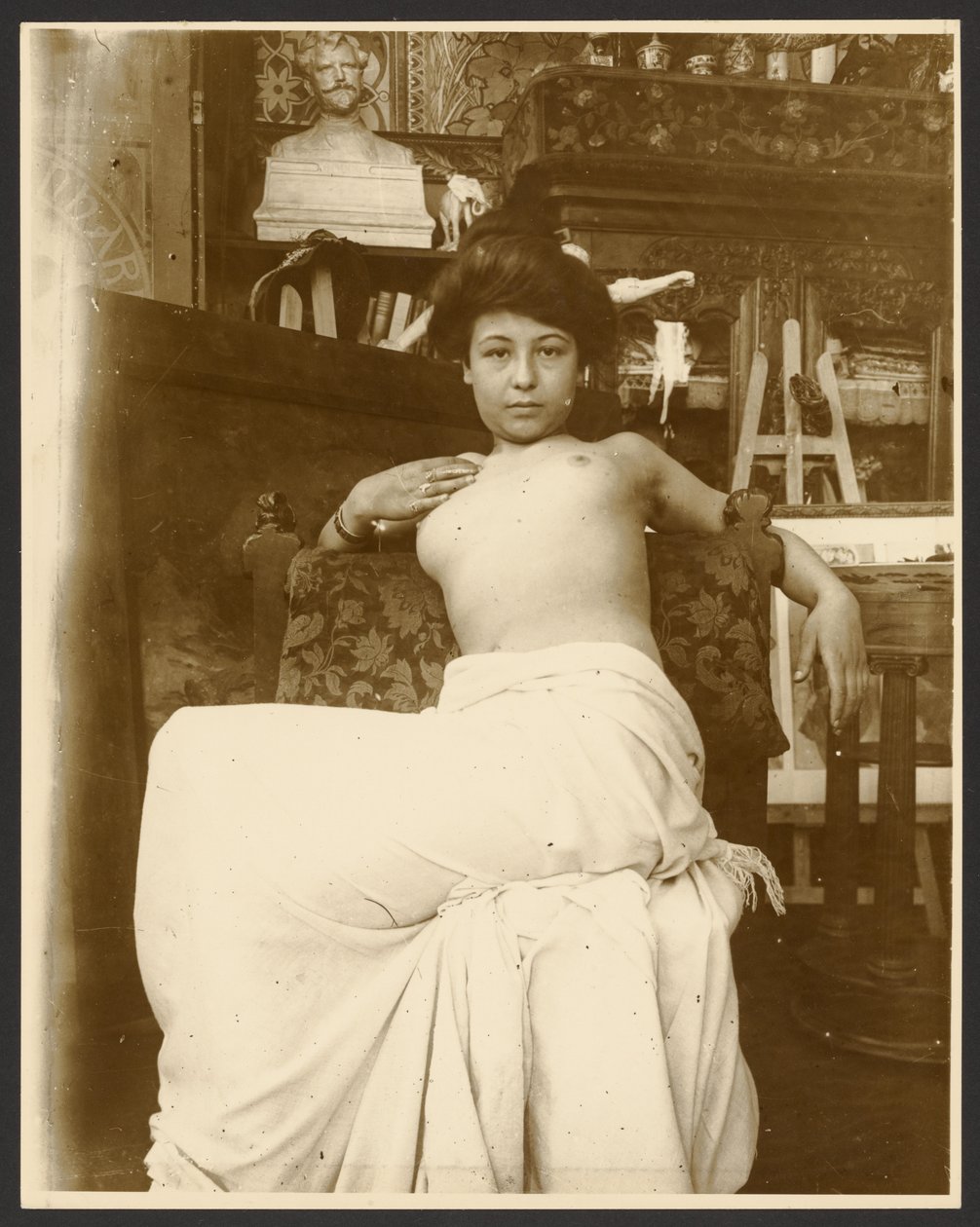 [Kvindelig model til allegorien "September" fra cyklussen med de tolv måneder, til tidsskriftet "Cocorico", Paris]. af Alphonse Maria Mucha