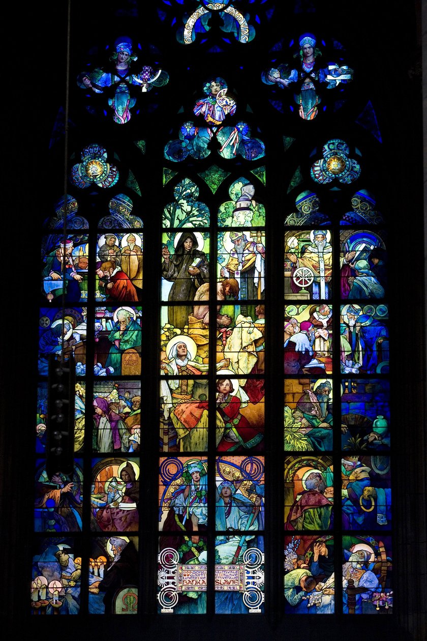 Glasmaleri af Alphonse Mucha (Alphons) (1860-1939) i Saint Guy Cathedral i Prag, Tjekkiet. Fotografi 2009 af Alphonse Mucha