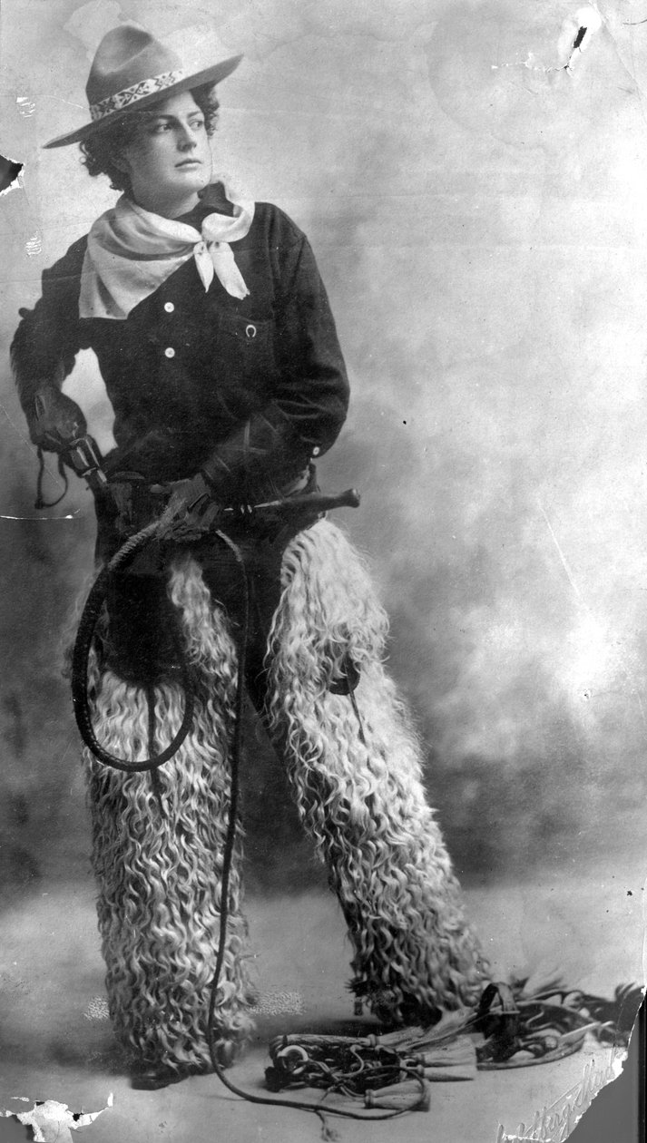 Adele Voughle, cowgirl, ca. 1880-1900 af American Photographer