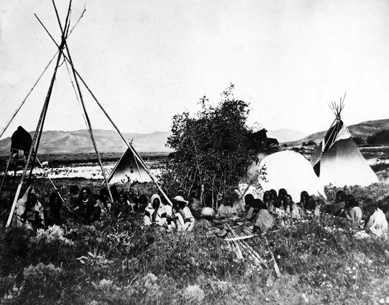 Amerikanske indianere med tipier, ca. 1870