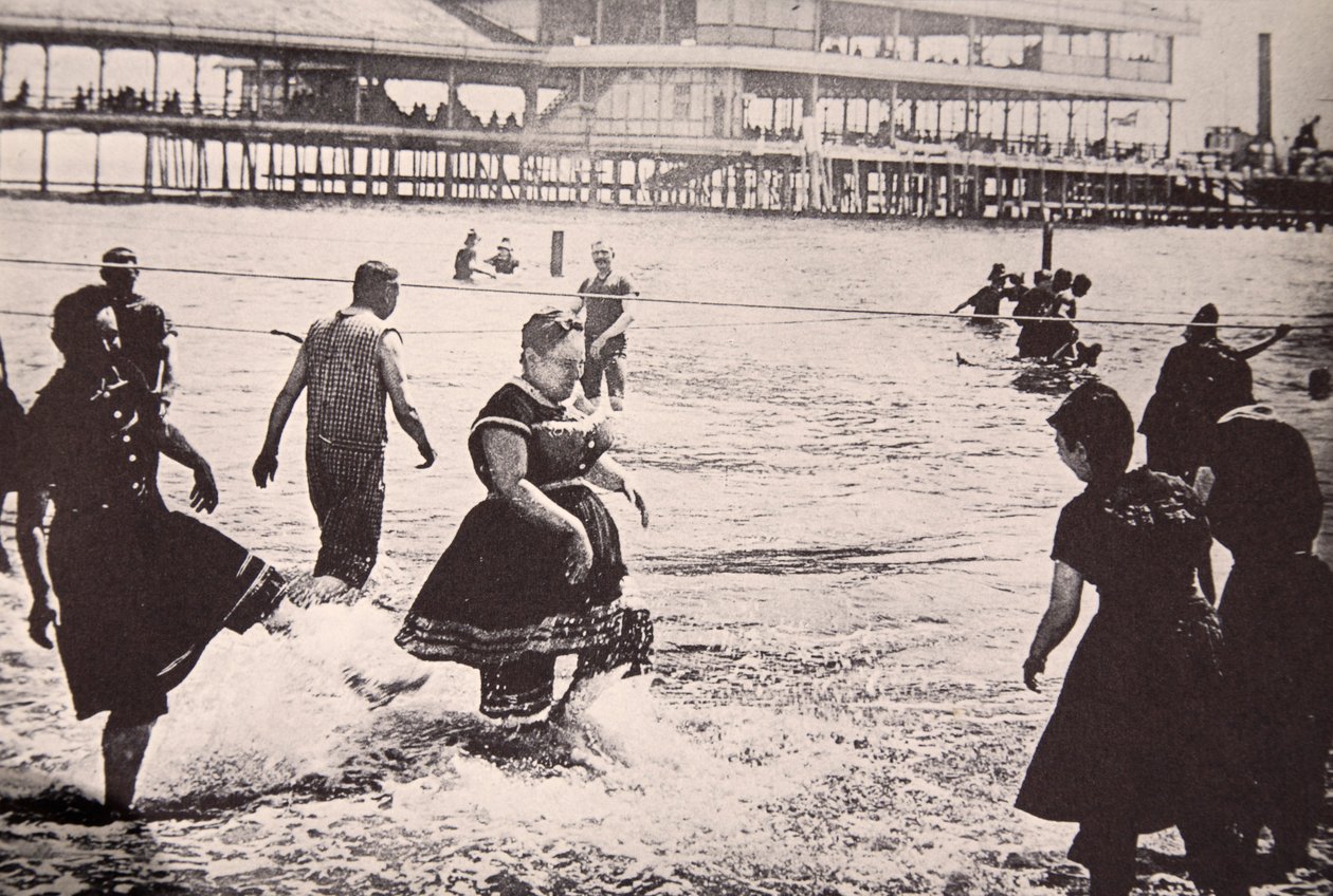 En amerikansk badeby, ca. 1890 af American Photographer