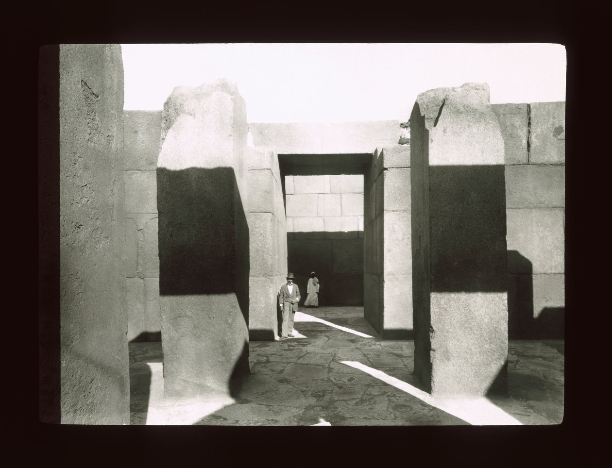 Granittempel nær Khephren-pyramiden, Gizeh, 4. dynasti (lanternerutsjebane) af American Photographer