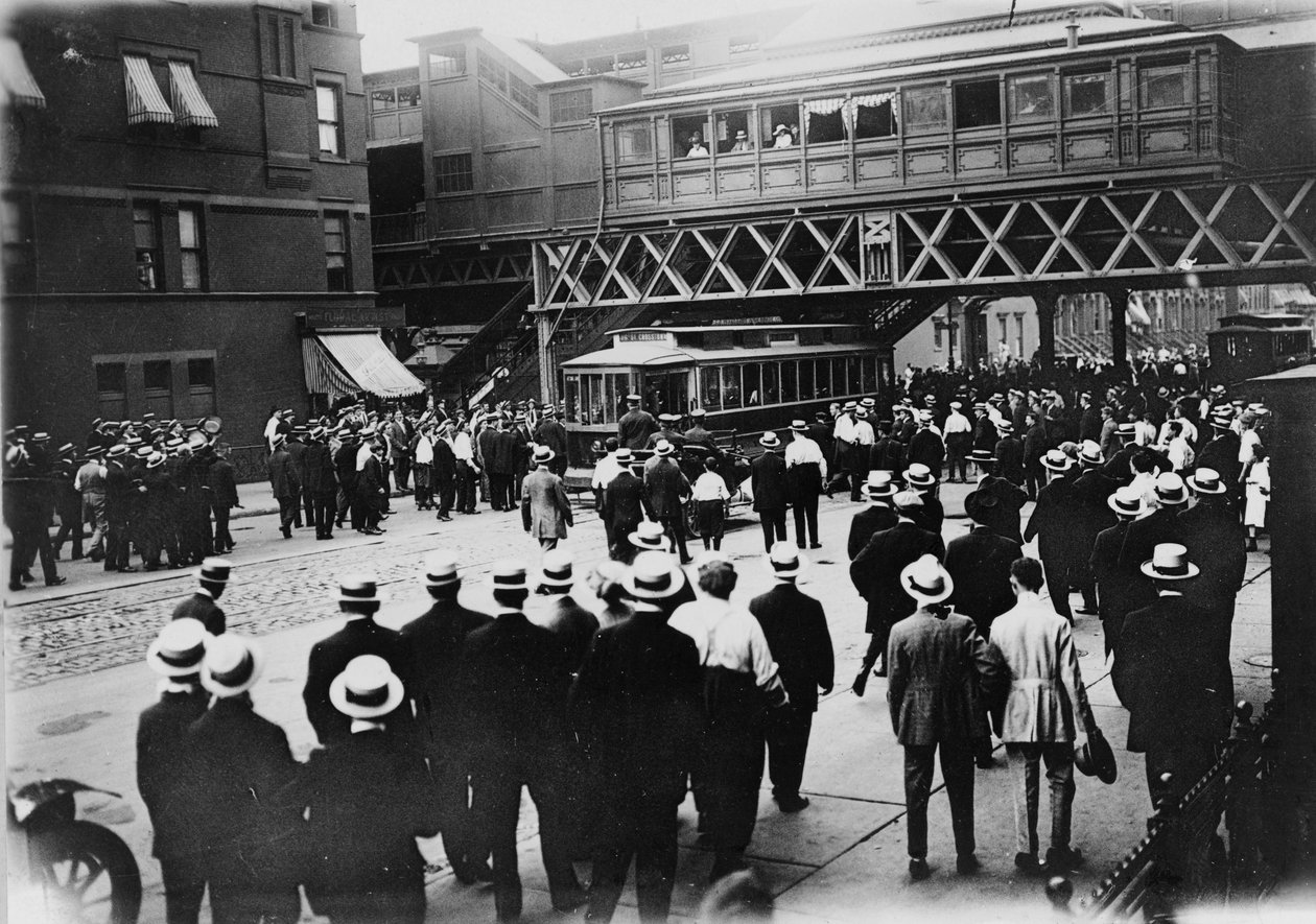 Strejker, gadebaner, New York. Standset bil på 86th St. og 6th Ave., 1916 af American Photographer