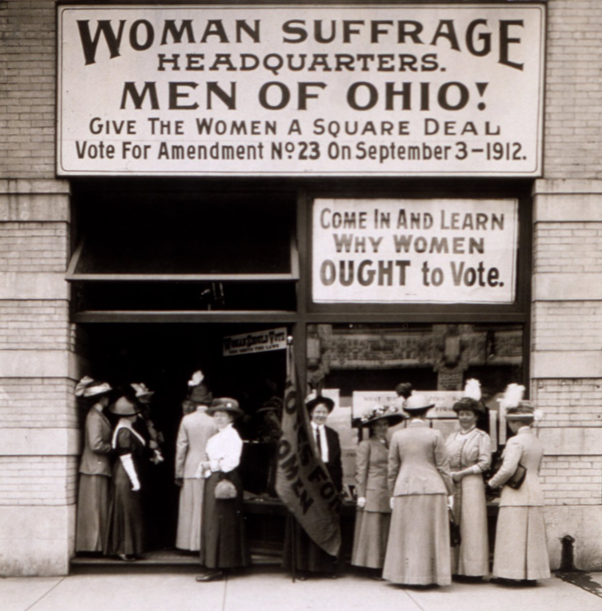 The Womans Suffrage Headquarters of Ohio, 1912 af American Photographer