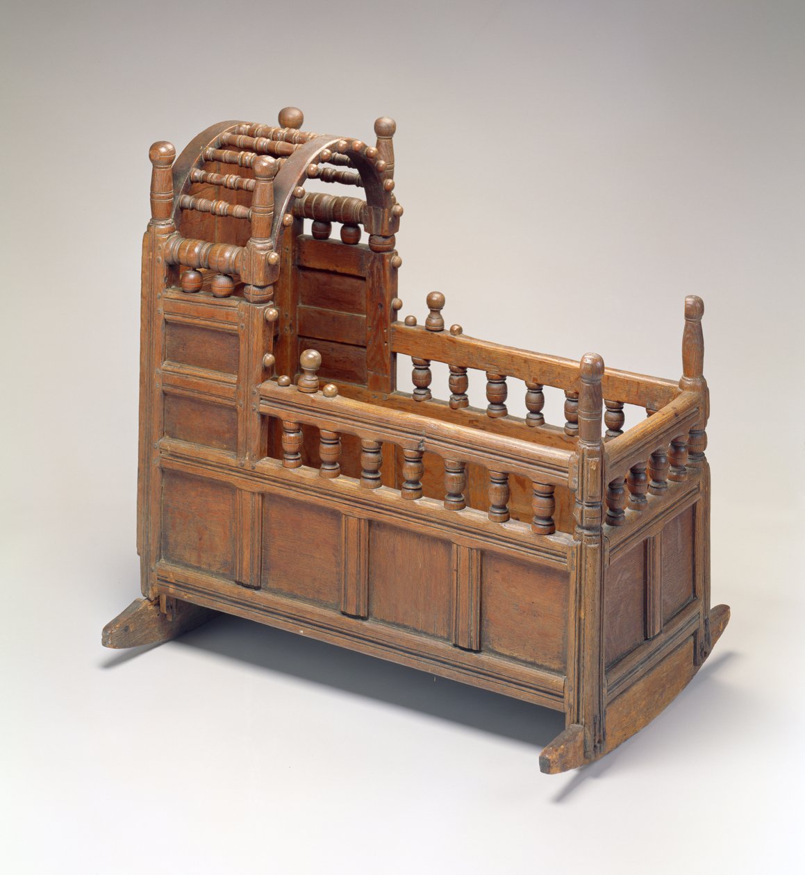 Vugge, fra Barnstable eller Yarmouth, Massachusetts, 1665-85 (rød eg og hvid fyr) af American School