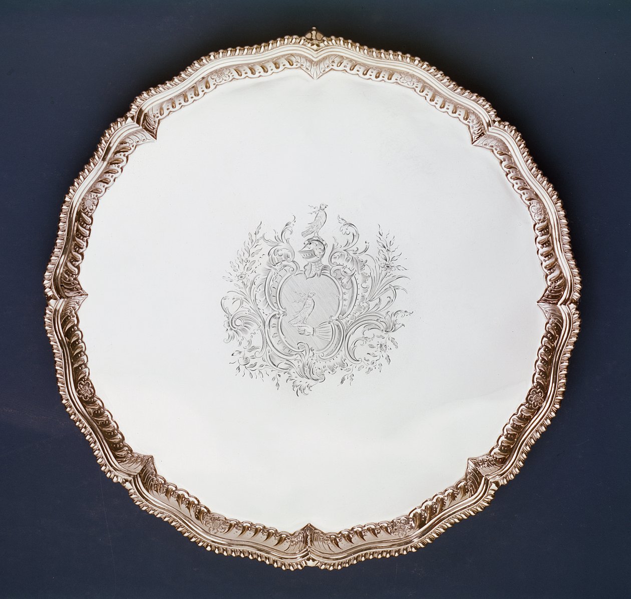Indgraveret salver, 1700-tallet (sølv) af American School