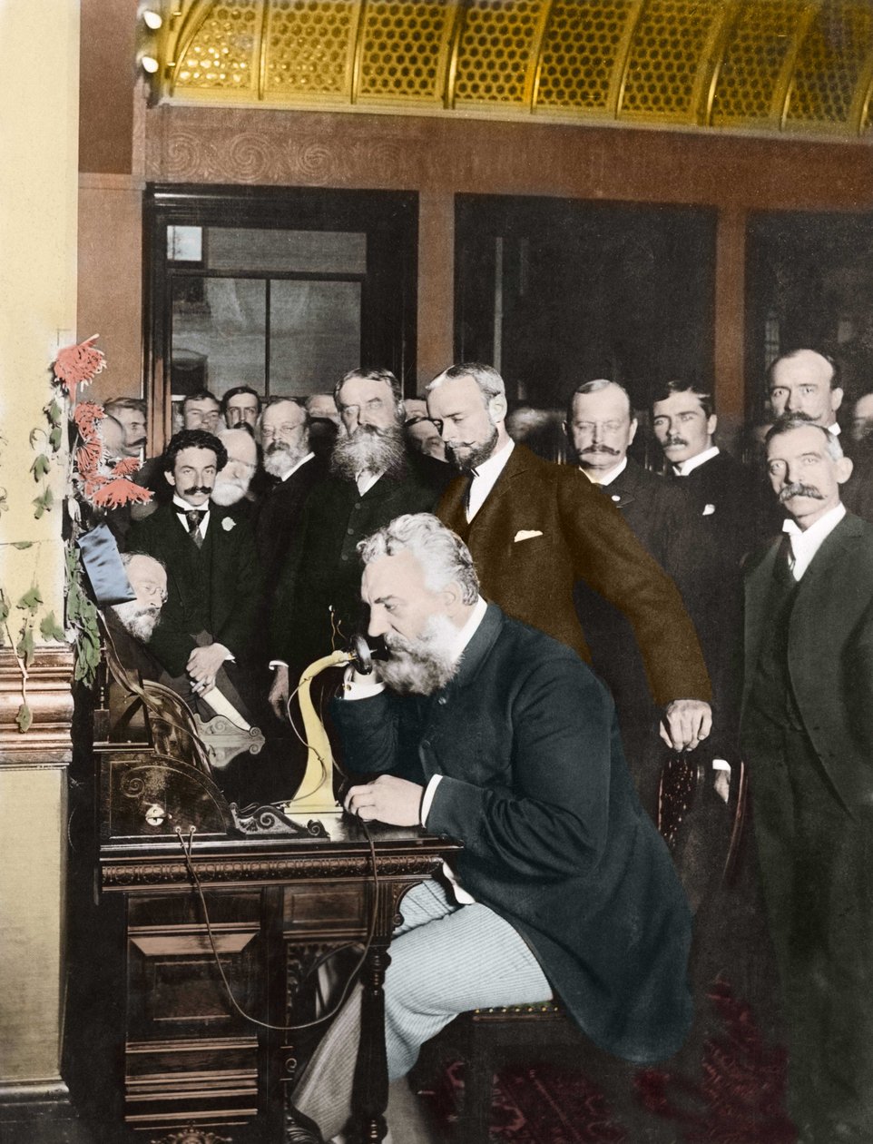 Alexander Graham Bell (1847-1922) indviede langdistancelinjen New York-Chicago den 18. oktober af American Photographer