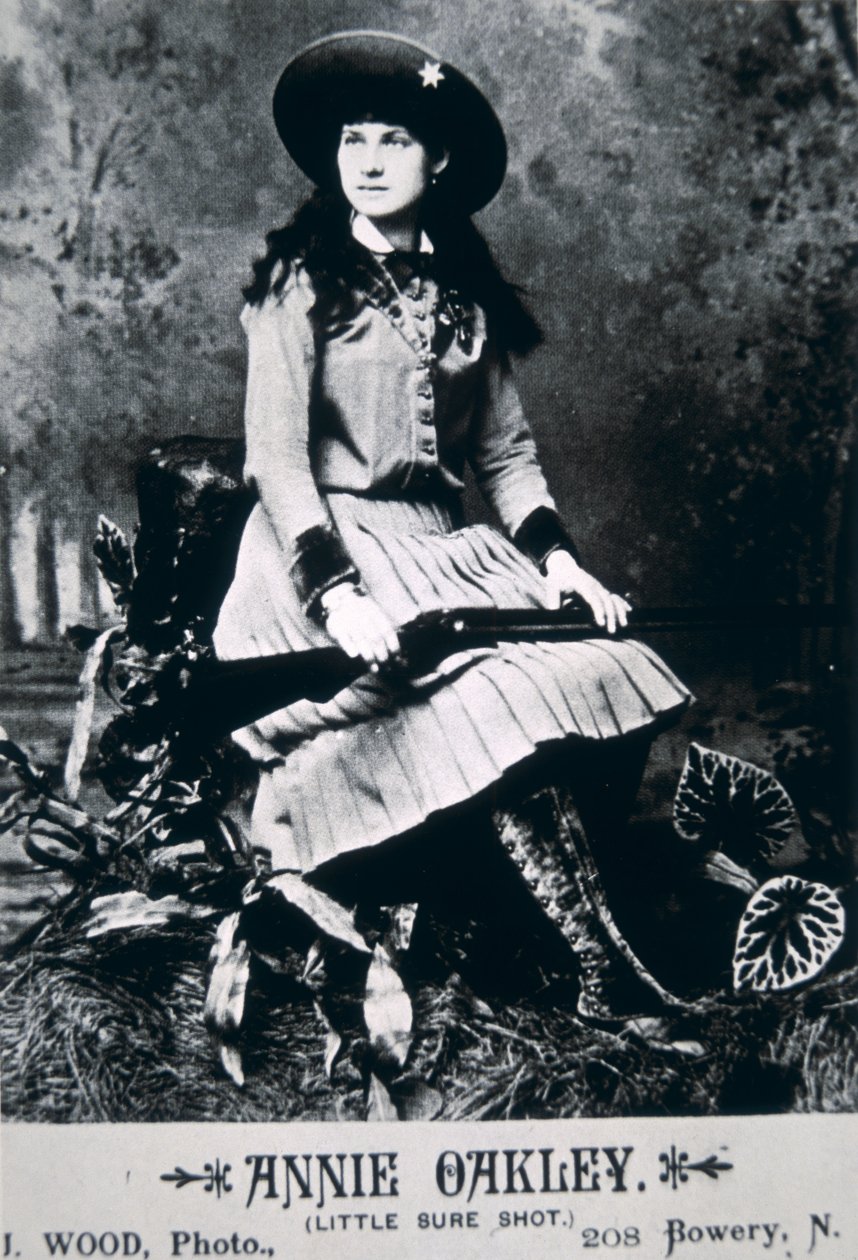 Annie Oakley (1860-1926) (s/hvid foto) af American Photographer
