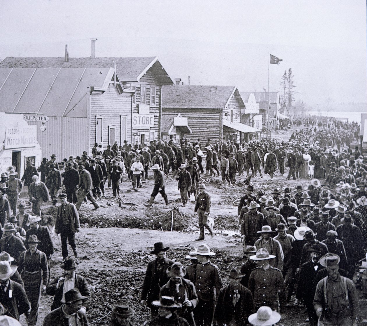 Dawson City under Klondike-guldfeberen (1897-98) 1898 (s/h foto) af American Photographer