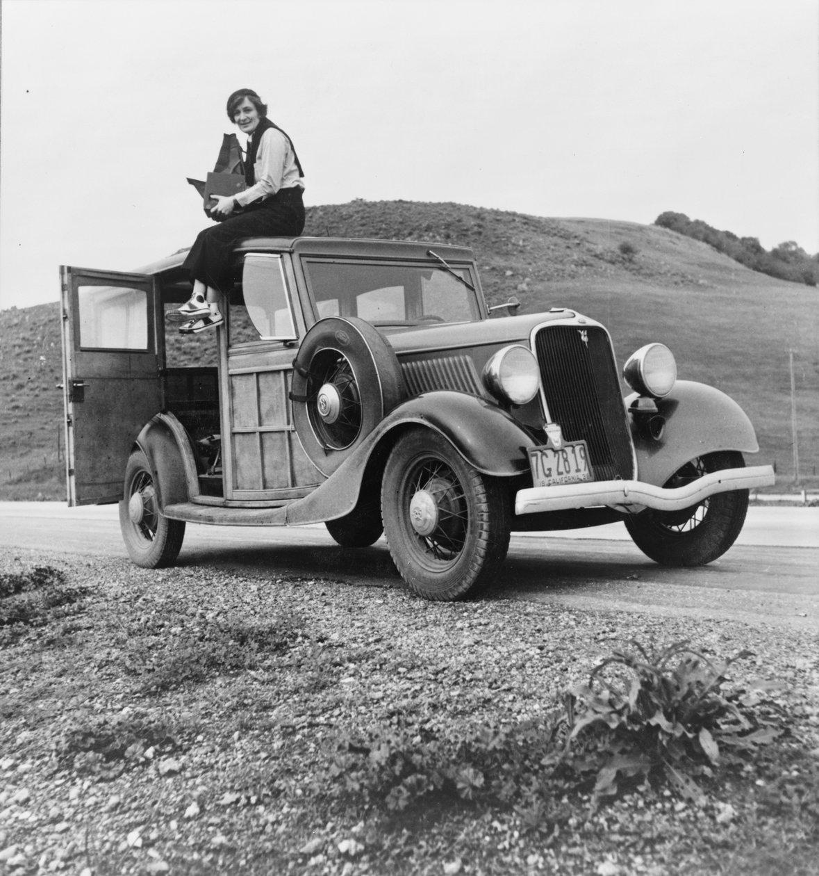 Dorothea Lange, Genbosættelsesforvaltningens fotograf, 1936 af American Photographer