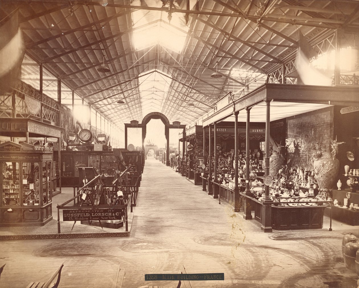 French Section, Hovedbygning, Centennial International Exhibition, Philadelphia, 1876 af American Photographer