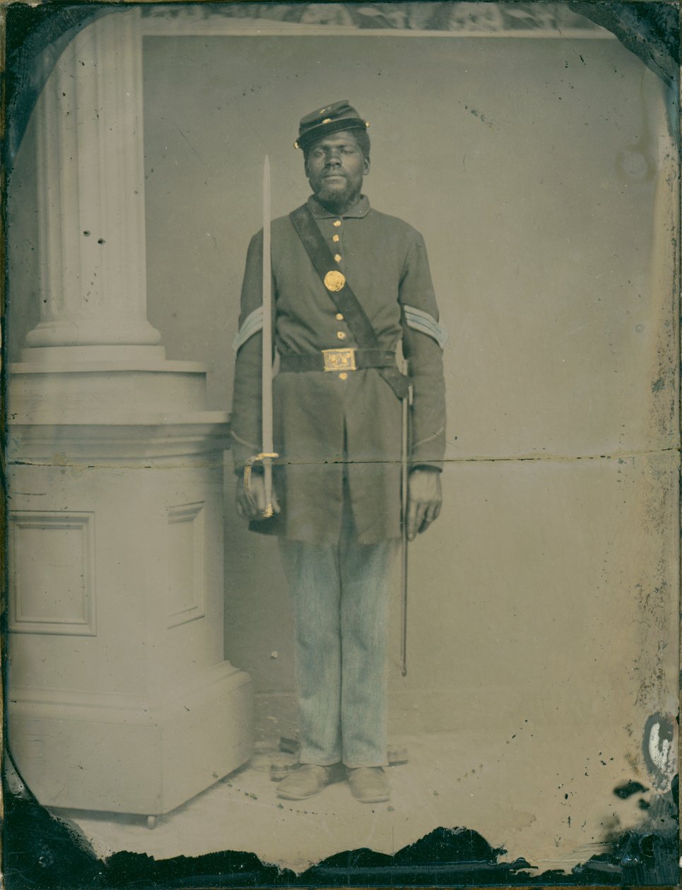 Henry F. Steward, sergent i 54. Massachusetts Volunteer Infantry Regiment, 1863 (håndfarvet ambrotype med kvartplade) af American Photographer