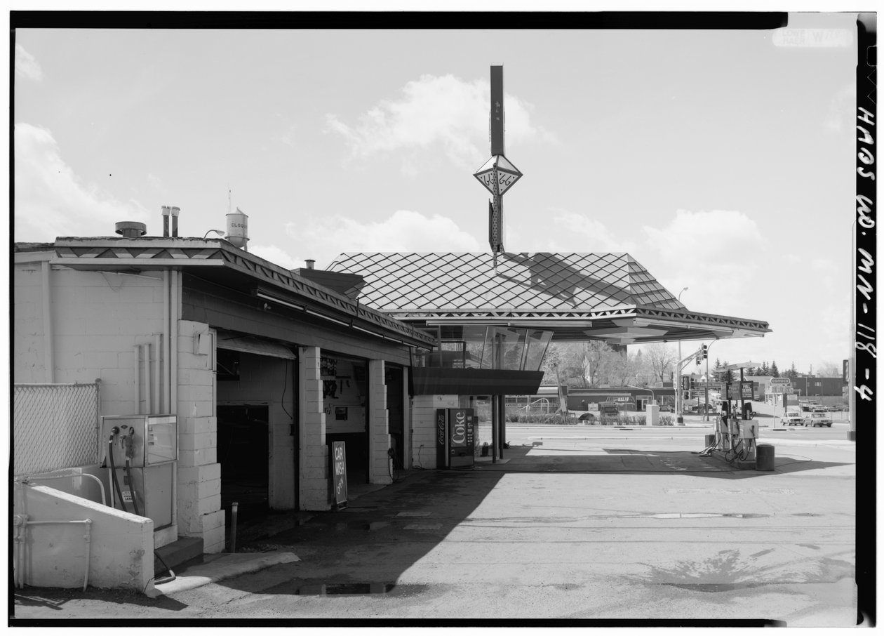 Lindholm Oil Company Service Station, Cloquet, Minnesota (s/h-billede) af American Photographer