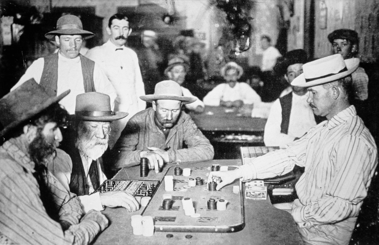 Spiller Faro i en salon i Morenci, Arizona Territory af American Photographer