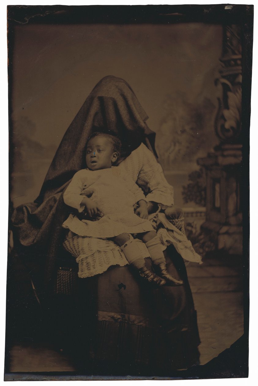 Portræt af en skjult kvinde og et barn,ca. 1875 (foto) af American Photographer