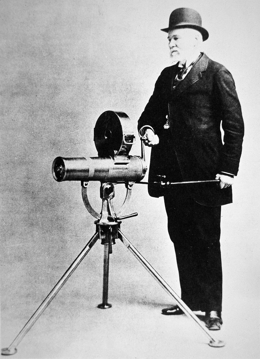Richard J. Gatling, vist med Bulldog-modellen fra 1893 (s/h-foto) af American Photographer