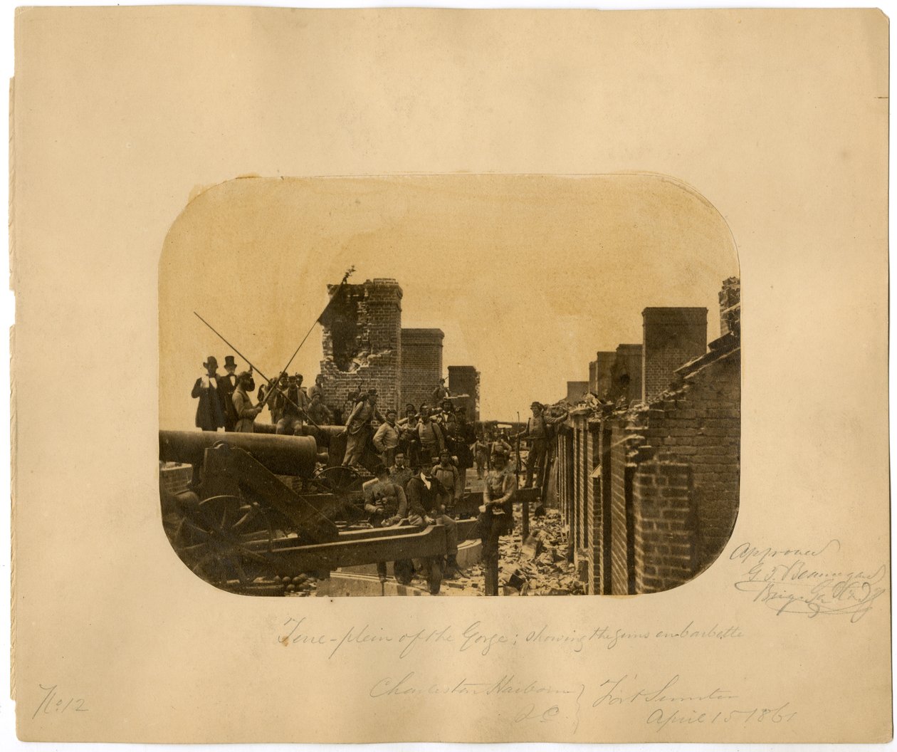 Soldater efter evakueringen af de besejrede unionsstyrker, Slaget ved Fort Sumter, 1861 af American Photographer
