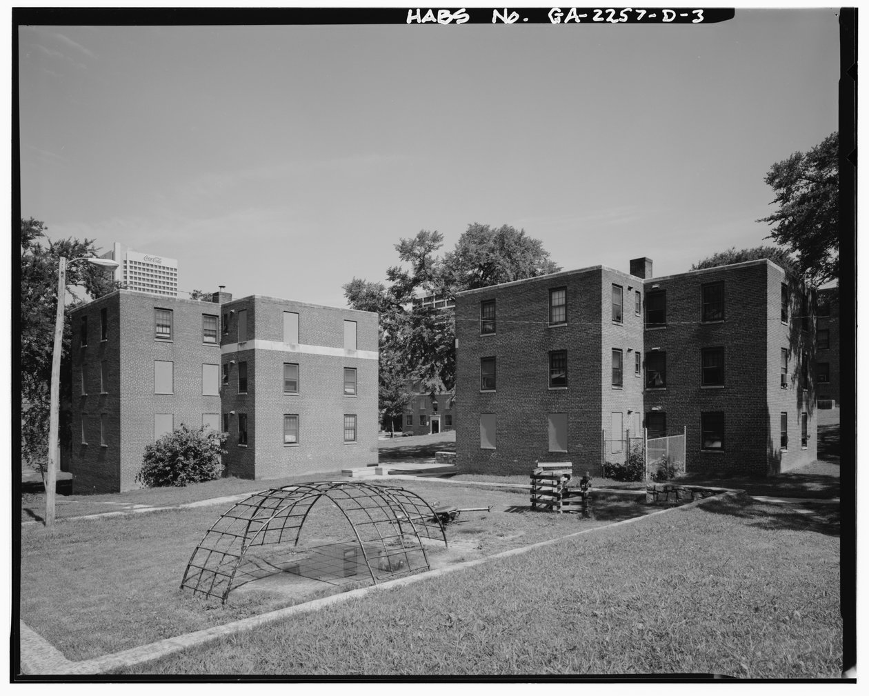 Techwood Homes, Building No. 2, 569-573 Techwood Drive, Atlanta, Fulton County, GA (s/h-billede) af American Photographer