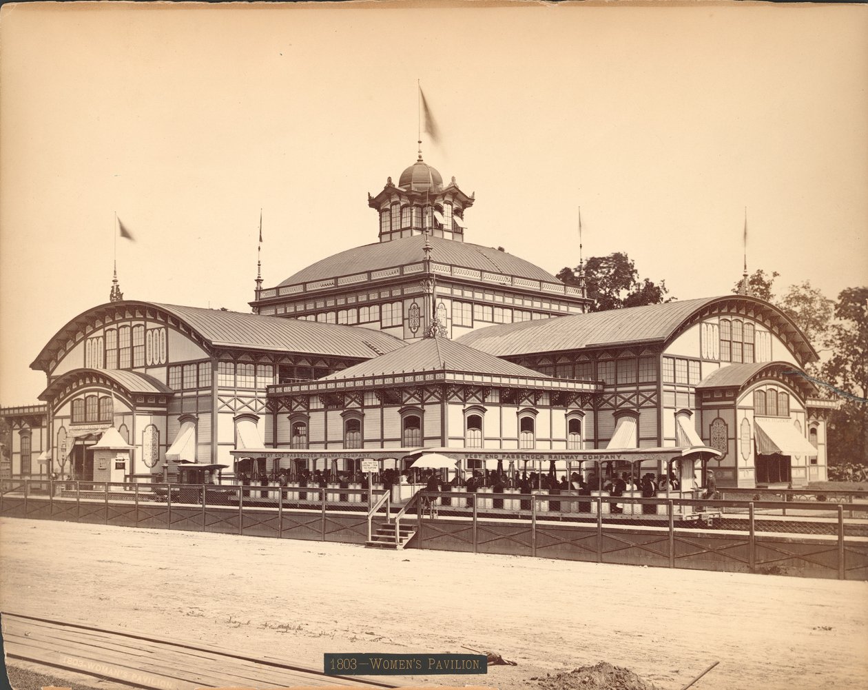 The Womens Pavilion, Centennial International Exhibition, Philadelphia, 1876 (albumin print) af American Photographer