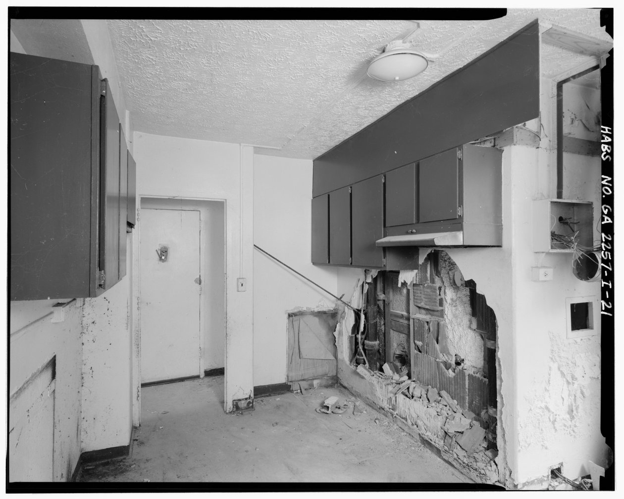 Typisk køkken, 3-værelses lejlighed. - Techwood Homes, Building No. 6, 465 Techwood Drive & 119-125 Hunnicutt Street, Atlanta, Fulton County, GA af American Photographer