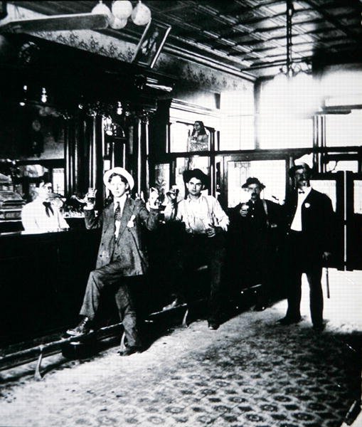 Typisk western salon af American Photographer
