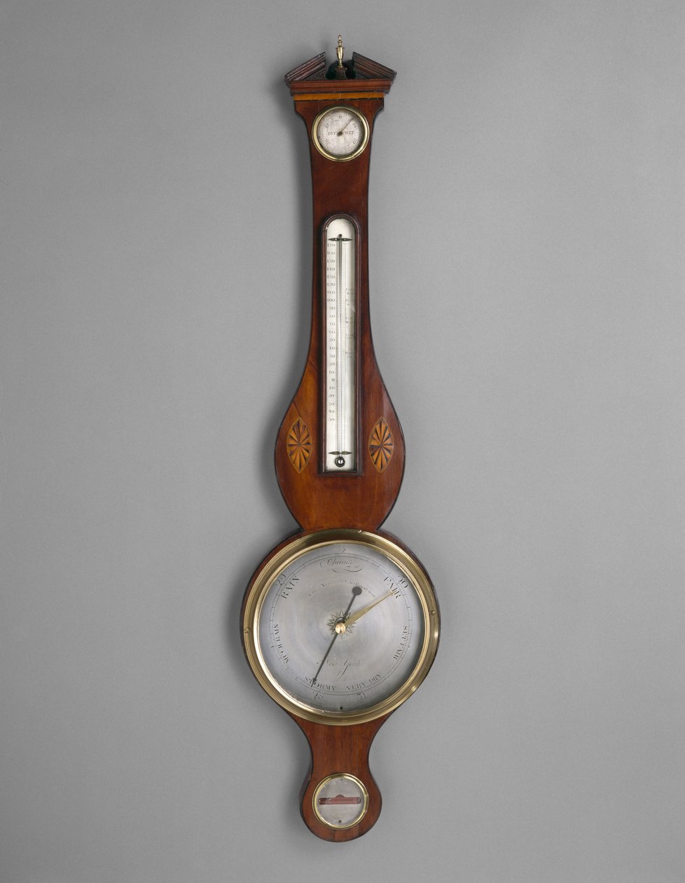 Barometer, ca. 1801-1804 (mahognifiner og uidentificeret indlæg; gran og kornel) af American School