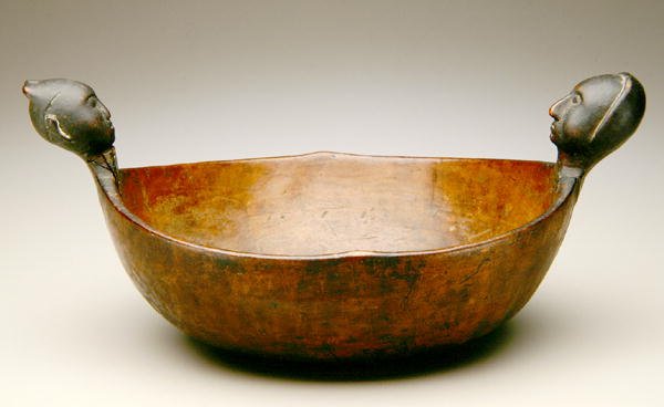 Skål, ca. 1800 (træ og messing) af American School