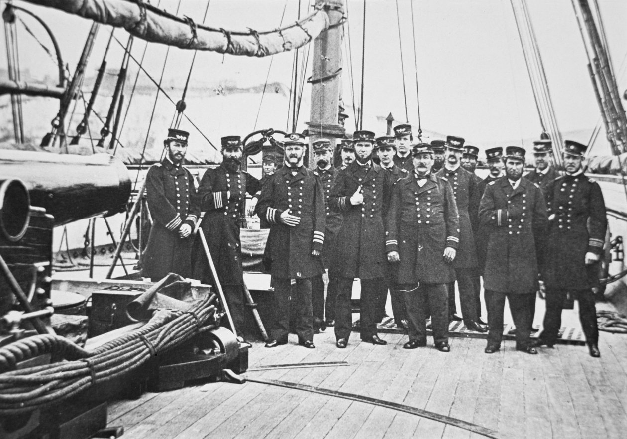 Kaptajn John A. Winslow (1811-1973) med sine officerer ombord på USS Kearsarge af American School