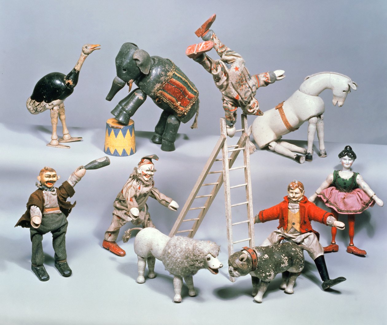 Humpty Dumpty Cirkus akrobater og menageri. ca. 1900 (træ og papirmache) af American School